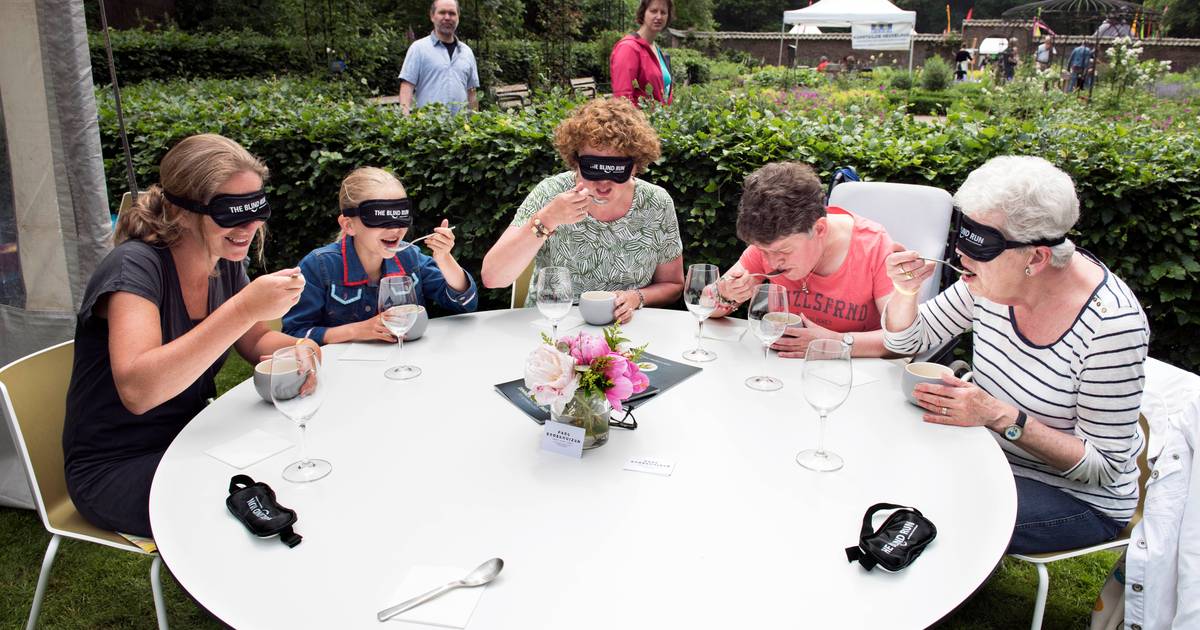 Blind Proeven: 'je moet vertrouwen in de kok hebben' | Utrecht | AD.nl