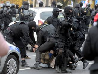 Wit-Russische politie verricht veel arrestaties bij nieuwe massaprotesten tegen Loekasjenko