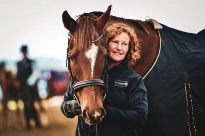 ‘Paardenmeisje’ Peggy werkt nu in Nieuw-Zeeland als dierenarts, rijdt paard en fokt herten