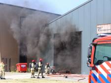 Felle brand in bedrijfspand op Urk