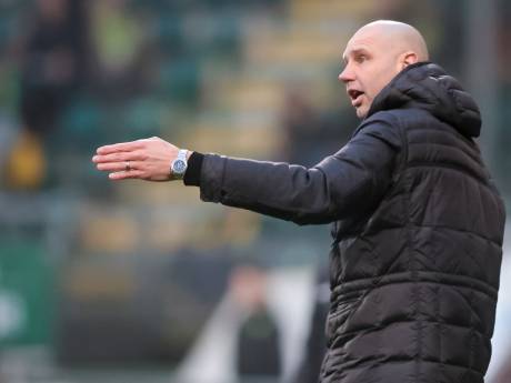 Bob Peeters moet ook volgend seizoen de trainer zijn van ﻿Helmond Sport, club wil assistent wegplukken bij FC Twente