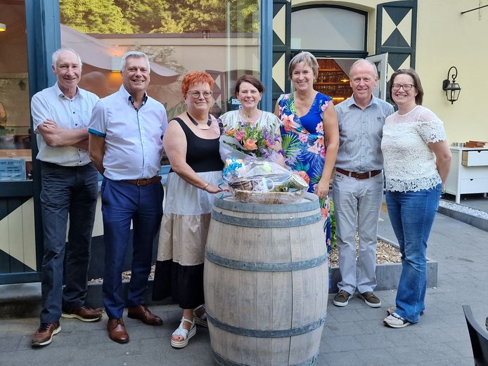 Toerisme Klein-Brabant-Scheldeland benoemt Bernadette Boeykens (derde van links) tot erelid 2023