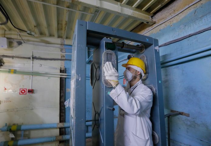Na een bezoek aan de radioactieve controlekamer moeten bezoekers sowieso twee tests ondergaan om te controleren aan hoeveel straling ze precies werden blootgesteld.