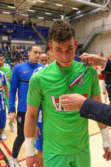 Weer lukt het niet in de finale voor de zaalvoetballers van FC Eindhoven: ‘Vreselijk sneu en zuur’