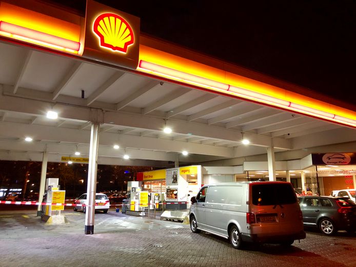Je eerste overval na amper twee weken bij de Shell-pomp in Arnhem ...