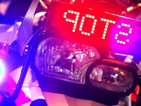Man (38) uit Apeldoorn werkt zichzelf in de nesten na negeren van stopteken: politie zet achtervolging in