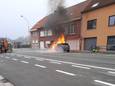 Langs de Kortrijkstraat in Ingelmunster brandde een Range Rover volledig uit.