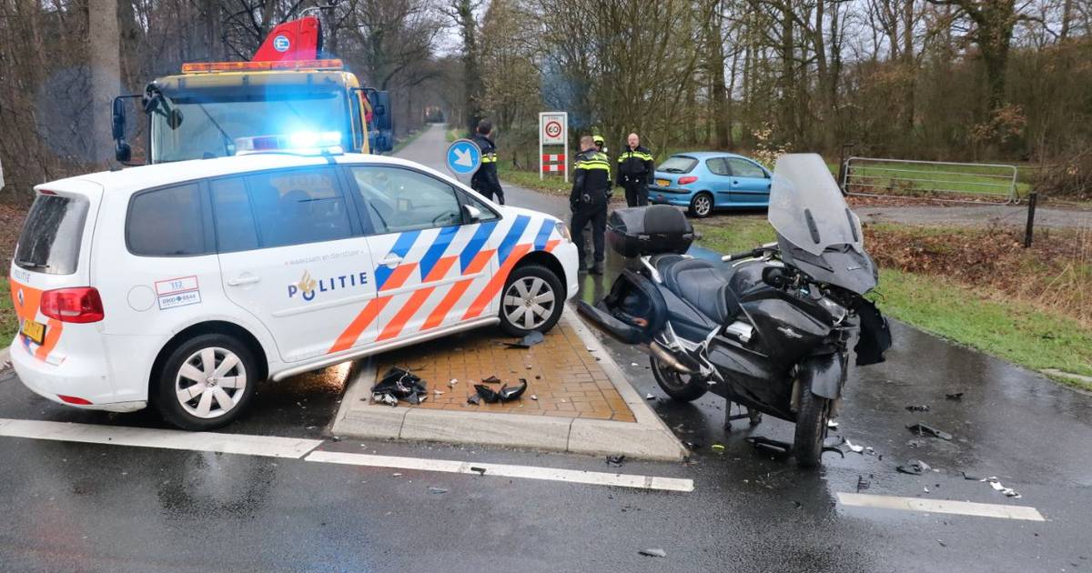Motorrijder naar ziekenhuis na ongeval in Enschede.