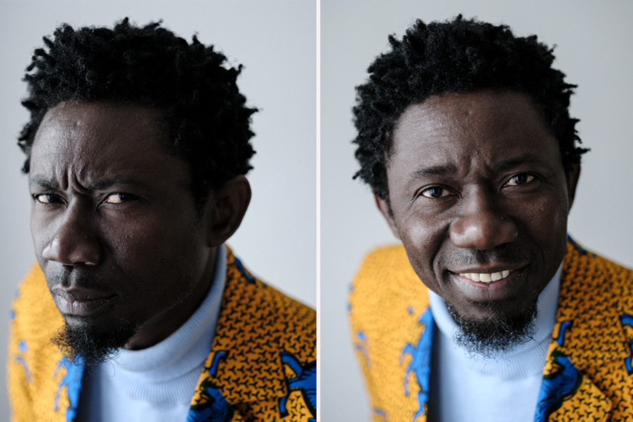 Portret van schrijver en journalist Babah Tarawally. Tarawally vluchtte in de jaren negentig uit Sierra Leone vanwege het oorlogsgeweld. Beeld Patrick Post
