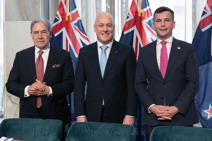 Vicepremier Winston Peters, voorman van de populistische anti-immigratiepartij New Zealand First, premier Christopher Luxon van de conservatieve National Party en David Seymour, voorman van de rechts-liberale partij ACT.