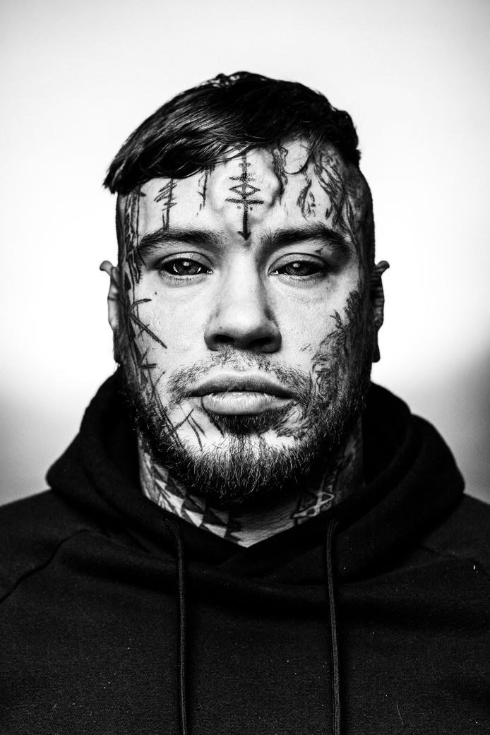 Joakim portretteert mensen met tattoo’s op gezicht “Het is even schrikken als je ze ziet, maar