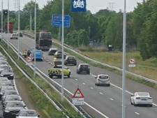 Ongeval op de A58 met meerdere voertuigen leidt tot veel vertraging tussen Eindhoven en Tilburg 