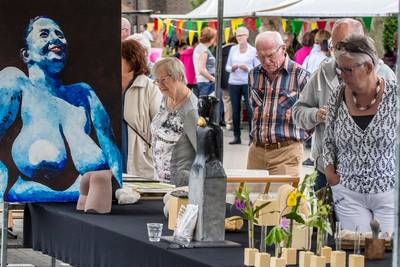 Kunstmarkt Nispen geannuleerd wegens verwachte slechte weer, optredens gaan wel door