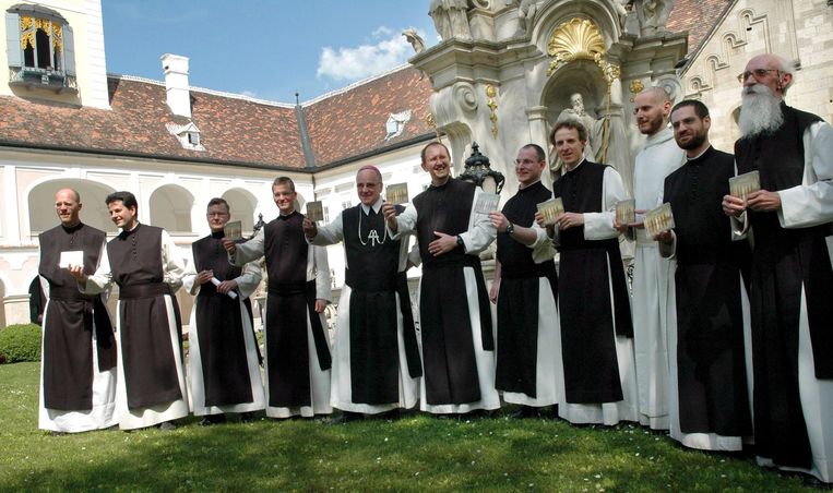 De monniken van het Oostenrijkse Stift Heiligenkreuz. Beeld anp