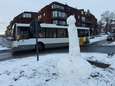 ‘Sneeuwpenis’ trekt aandacht  op rotonde in Kortrijk: ‘schepper’ spoorloos