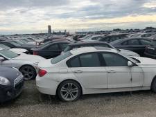 Waarom hier al vier jaar lang duizenden nieuwe BMW’s en Mini's staan weg te roesten