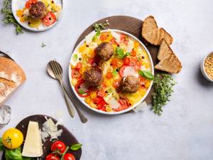 Wat Eten We Vandaag: Cheesy gehaktballen gevuld met mozzarella