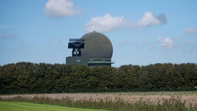 Radar die Defensie in Herwijnen wil plaatsen maakt in Friesland te veel herrie: ‘Hij moet ’s nachts uit’