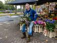 De standplaatsvergunning van bloemenman Nico van der Ven wordt voor het eerst in 70 jaar niet verlengd.