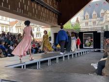 Modeshow onder stadshal: “Gent heeft een textielverleden, maar ook een textieltoekomst”
