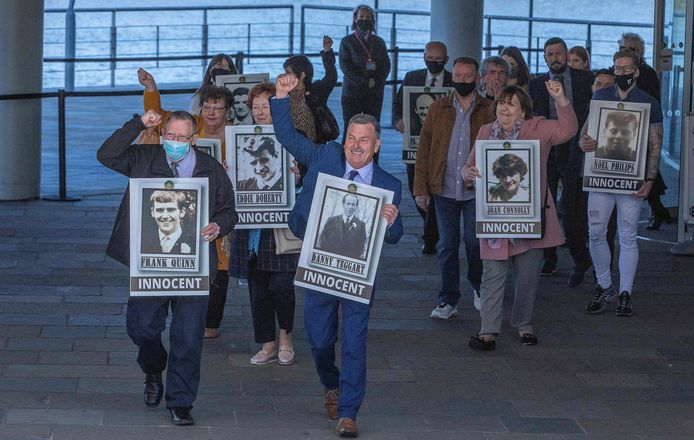 Familieleden van de slachtoffers reageren tevreden op het verdict.