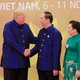 Schoothondje Trump lijkt in Vietnam weer te kunnen bijten