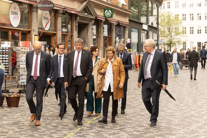 Jambon proeft van Deense vrijheid tijdens bezoek aan Kopenhagen: “Het voelt perfect” | Binnenland