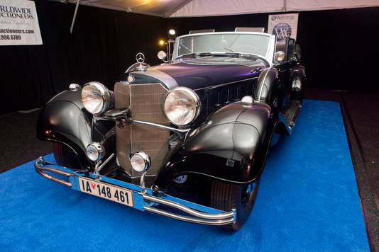 De luxe Mercedes-Benz 770K Grosser Offener Tourenwagen uit 1939. Hier in Scottsdale, Arizona, bij het jaarlijkse klassieke auto-evenement van Worldwide Auctioneers.