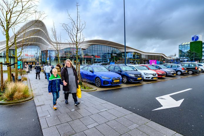 leidschendam-voorburg-werkt-aan-parkeerplan-met-inwoners-bij-the-mall