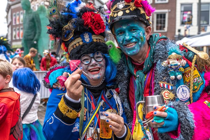 Vrolijkheid tijdens de carnavalsoptocht begin dit jaar, vlak voor de coronacrisis. In 2021 zal in Zwolle geen optocht plaatsvinden.