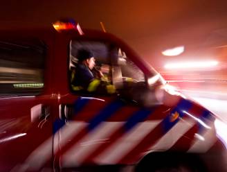 Woningbrand in Kollum vermoedelijk ontstaan door elektrische deken: slachtoffer raakt zwaargewond 