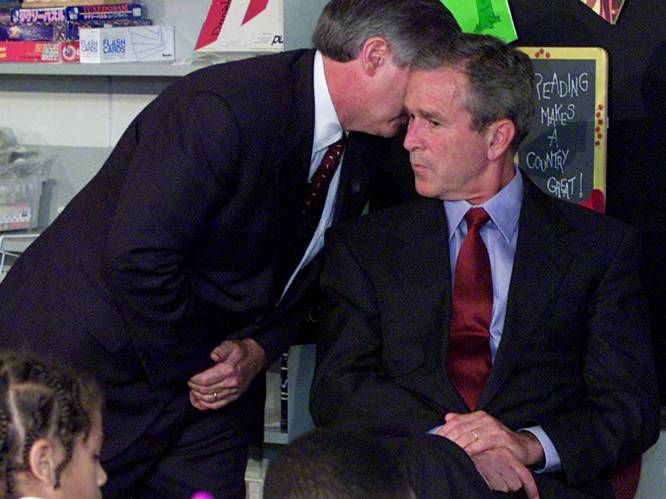 Foto’s tonen moment waarop president Bush hoort over aanslagen van 9/11 