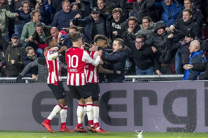 PSV won met 4-3 van FC Twente. Moeizaam en in blessuretijd, maar de vreugde was er niet minder om.
