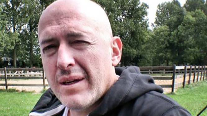 Complotdenker Micha Kat (58) opgepakt in Noord-Ierland vanwege bizarre beschuldigingen