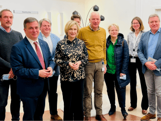 Minister Crevits bezoekt palliatieve site Moederhuis