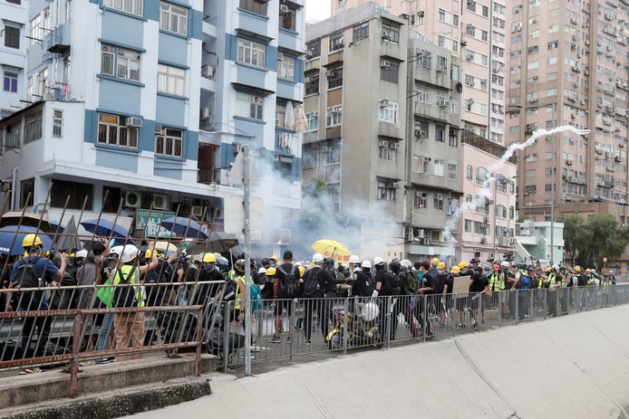 Betogers in Yuen Long.