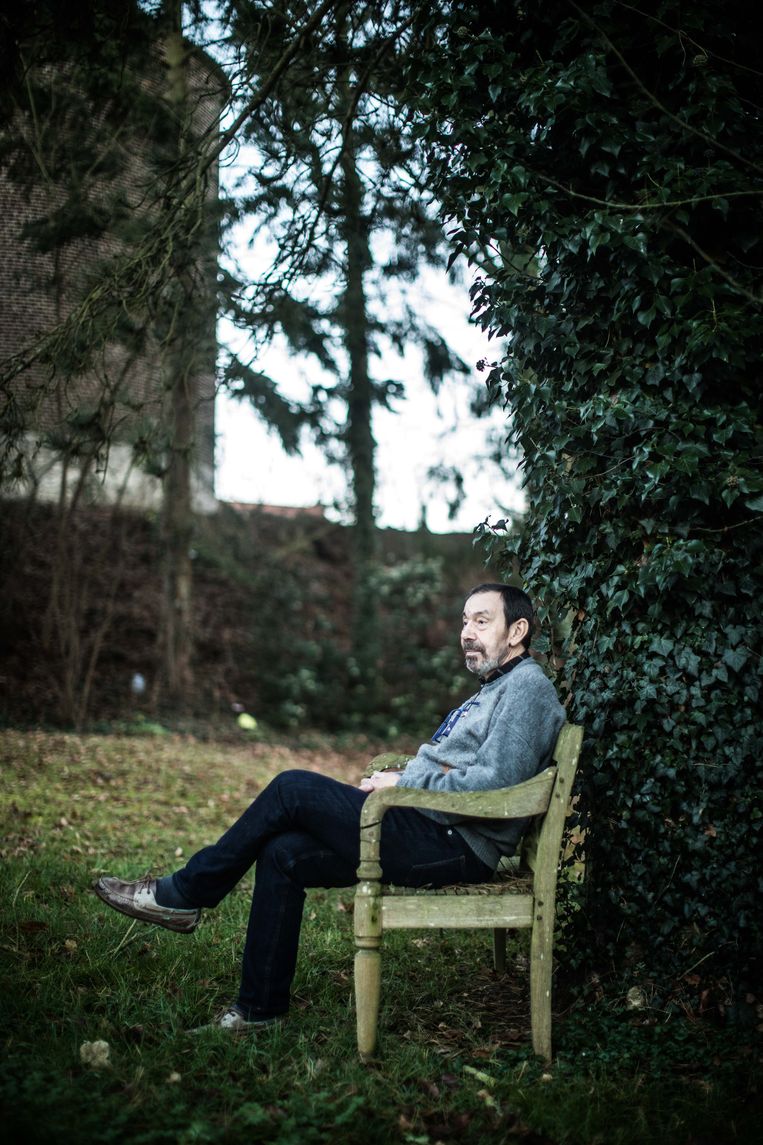 ‘Als je als patiënt begint te piekeren, word je ziek van angst en nervositeit en loop je alleen al daarom het risico 
op allerlei verwikkelingen.’ Beeld BAS BOGAERTS