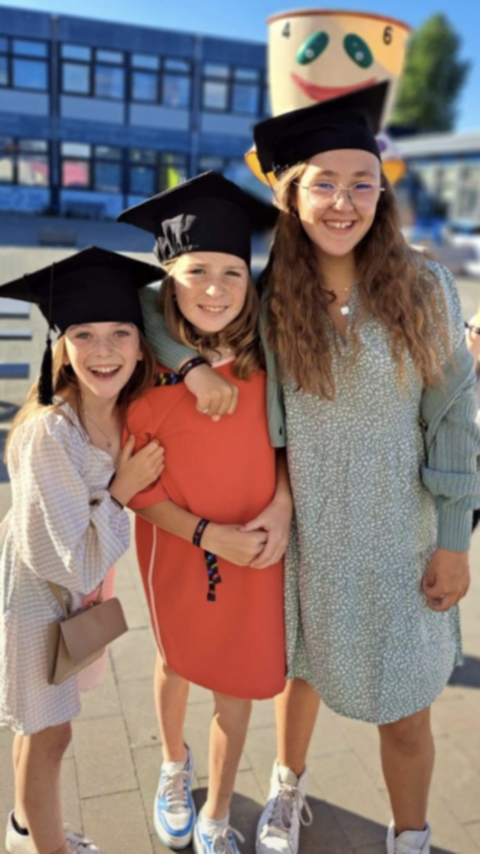 Elise, Elise en Lily-rose zijn op weg naar het eerste middelbaar.