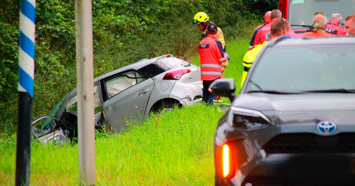 Vrouw ernstig gewond bij ongeval, traumahelikopter ingezet.