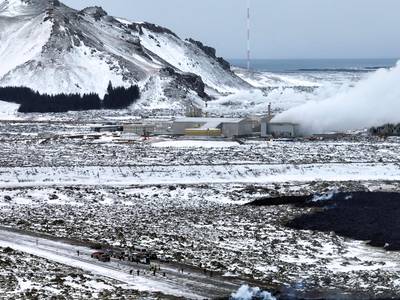 Vulkanische activiteit in zuidwesten van IJsland neemt weer toe: inwoners (en toeristen) vissersdorpje opnieuw geëvacueerd