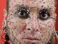 Tot het gaatje: man met meeste piercings in gezicht wil eigen record breken