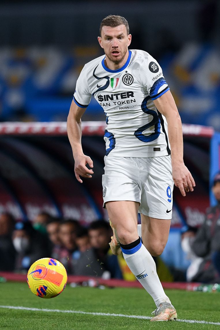 Edin Dzeko zit al aan veertien doelpunten voor Inter dit seizoen. Beeld Photo News