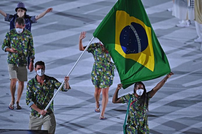 Brazilië koos voor een kleurrijke outfit.