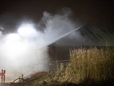 Veel rook bij brand in loods in Roosendaal, man aangehouden
