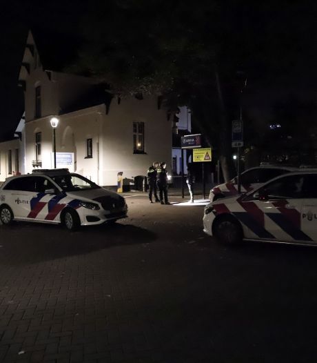 Politie rukt uit na steekpartij op station Boxmeer