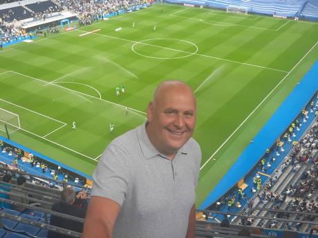 Precies 35 jaar na het grootste PSV-succes aller tijden zijn Linskens en Buyo even herenigd: ‘Waarom tilde je dat been nou op?’