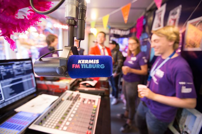 De radiostudio van Kermis FM.