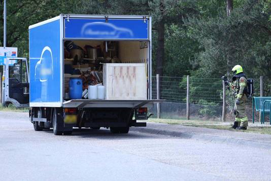 De bestelwagen kort nadat die werd stilgezet langs de A12 bij Arnhem.