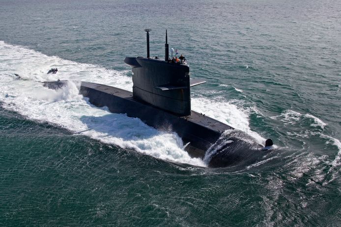 Drie militairen van onderzeeboot Dolfijn hebben een celstraf gekregen omdat ze een collega hebben geswaffeld.