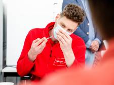 Opkomst voor coronaprik verschilt per wijk én per gemeente, huisartsen halen alles uit kast